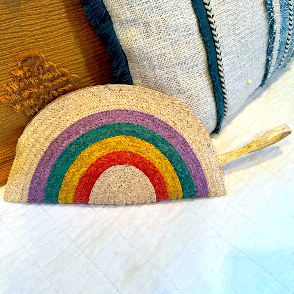31 BITS Straw Rainbow Clutch
